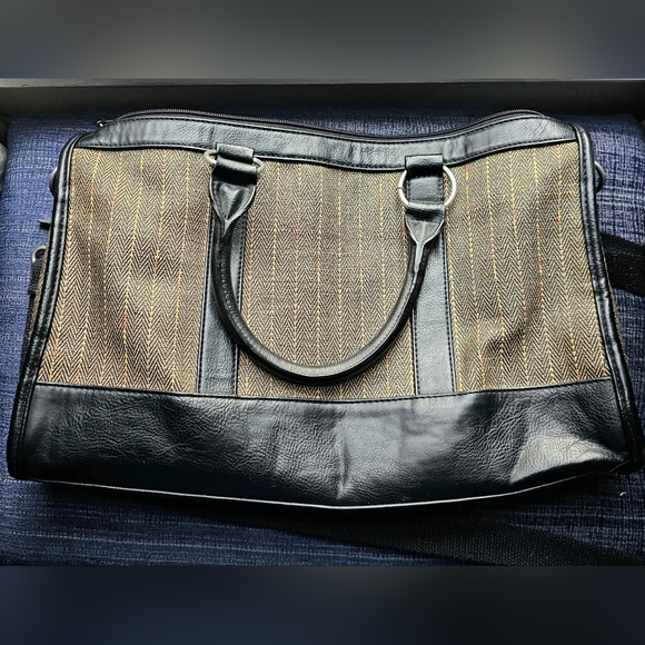 Volcom black leather chevron eccentric cloth rectangle crossbody/handbag - Picture 8 of 13